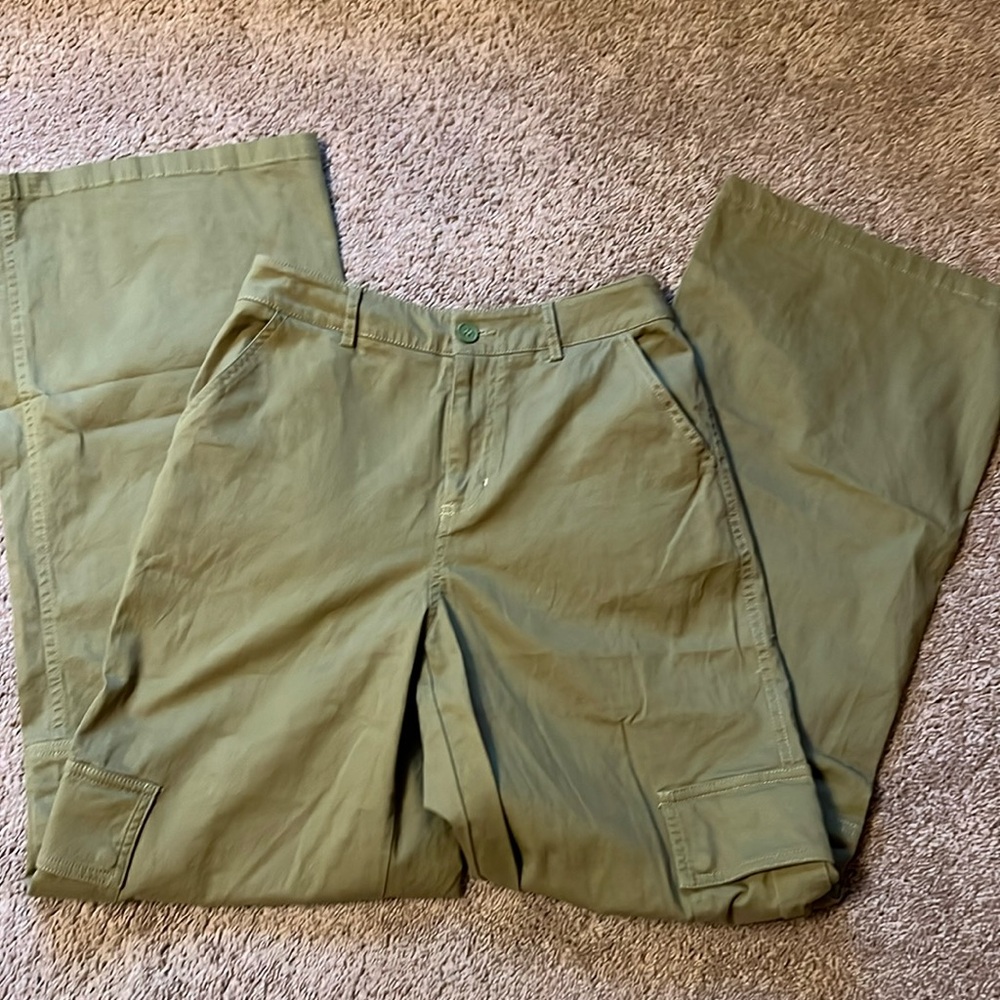 Army green cargo pants